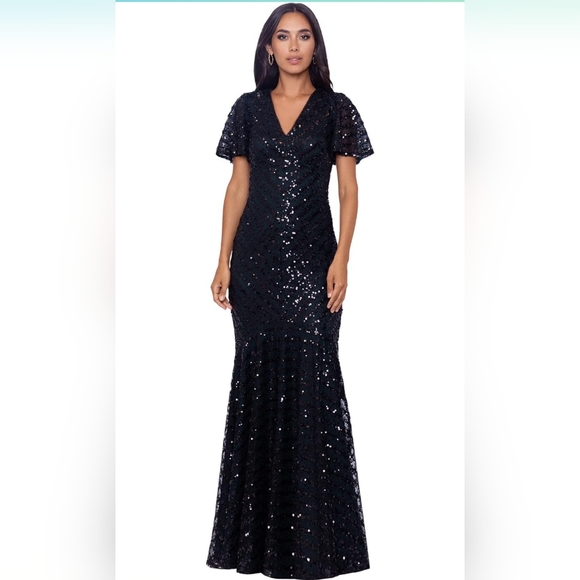 Xscape Short Sleeve V-Neck Dress with Sequins (black/hunter). Size 12. - Picture 1 of 4